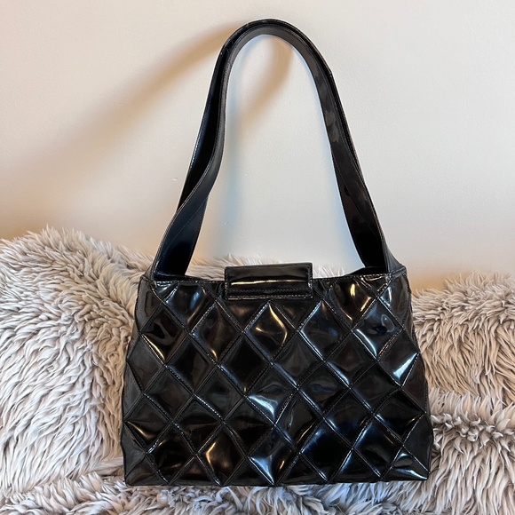 Chanel Vintage Black Patent Matelasse Shoulder Bag - Picture 2 of 12
